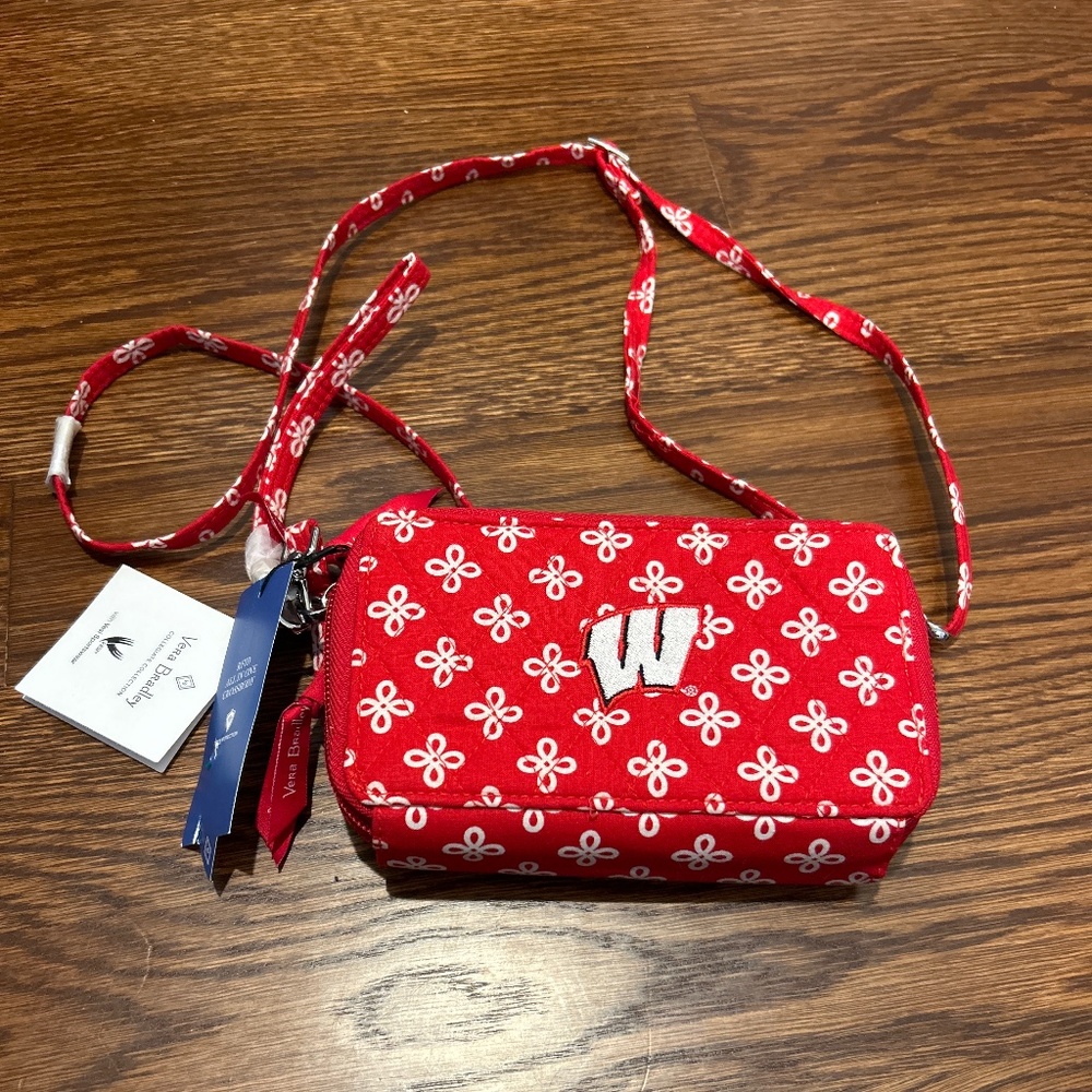Brand New (NWT) Vera Bradley University of Wisconsin RIFD Crossbody Bag (OS)